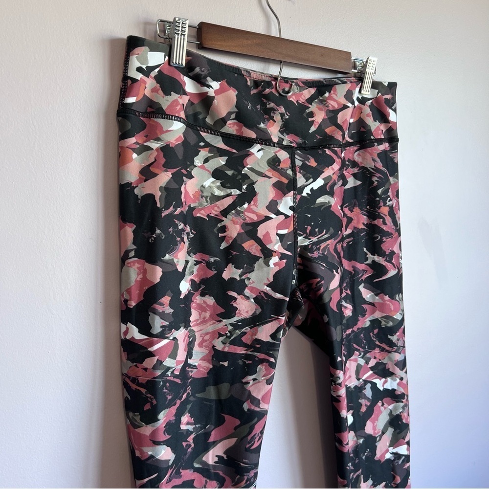 FABLETICS Size XL Pink Camo Pattern Terracotta Salar Leggings EUC - Picture 5 of 10